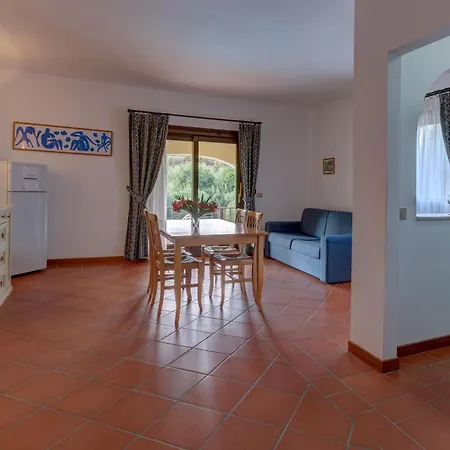 Apartment Charming Small 4vin Bella Sleeps 4 With Pool Punta de su Torrione