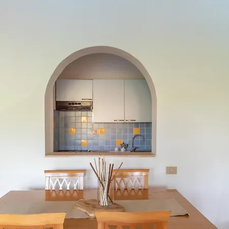 Charming Small 4vin Bella Sleeps 4 With Pool 아파트 *