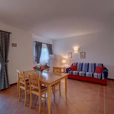 Charming Small 4vin Bella Sleeps 4 With Pool