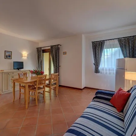 Charming Small 4vin Bella Sleeps 4 With Pool Apartment *