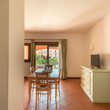 Charming Small 4vin Bella Sleeps 4 With Pool Punta de su Torrione