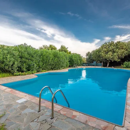 Charming Small 4vin Bella Sleeps 4 With Pool